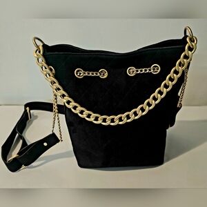 *PRICE DROP* Black and Gold Chain Shoulder Bag
